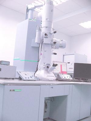 Просвечивающий электронный микроскоп JEOL JEM-2100.